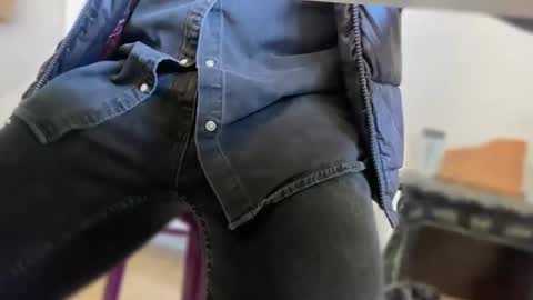 Snapshot of pedroserrano2000 chatting on 10/17/25, 08:28 PedrOO OO online show from 10/17/25, 08:28