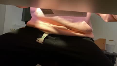 Snapshot of pedroserrano2000 chatting on 10/21/25, 06:03 PedrOO OO online show from 10/21/25, 06:03