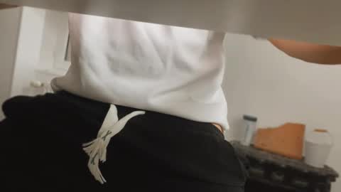 Snapshot of pedroserrano2000 chatting on 10/24/25, 02:35 PedrOO OO online show from 10/24/25, 02:35