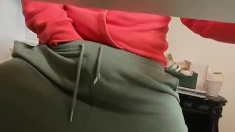 Snapshot of pedroserrano2000 chatting on 12/20/25, 11:17 PedrOO OO online show from 12/20/25, 11:17