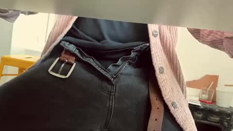 Snapshot of pedroserrano2000 chatting on 02/25/26, 01:21 PedrOO OO online show from 02/25/26, 01:21