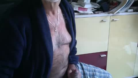 Snapshot of pegaso1000 chatting on 01/05/25, 10:21 pegaso1000 online show from 01/05/25, 10:21