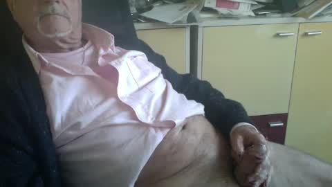 Snapshot of pegaso1000 chatting on 02/15/25, 08:33 pegaso1000 online show from 02/15/25, 08:33