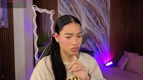 Snapshot of penelope_tay chatting on 04/27/26, 03:37 penelope online show from 04/27/26, 03:37