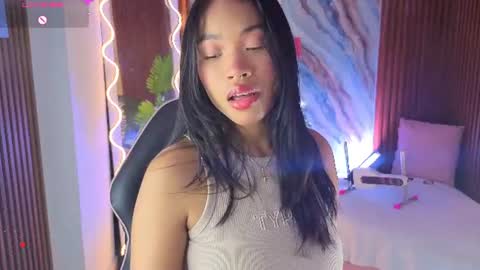 Snapshot of penelope_tay chatting on 07/19/26, 03:10 penelope online show from 07/19/26, 03:10