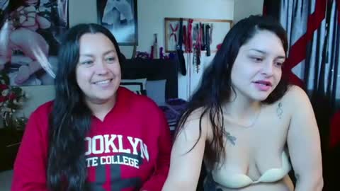 Snapshot of penelopeandmarilyn chatting on 07/21/26, 01:57 Penelope and my girlfriend Marilyn online show from 07/21/26, 01:57