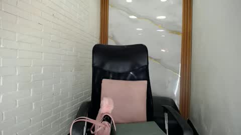 Penelopee Rouse online show from 09/26/25, 08:02