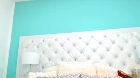 Penelope Laurent online show from 01/11/26, 01:38