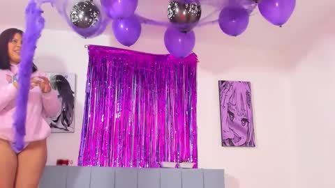 Snapshot of penelopestar_2 chatting on 10/18/25, 04:15 penelope online show from 10/18/25, 04:15