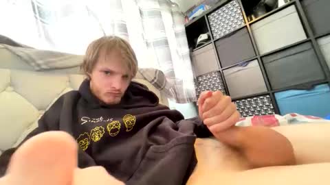 Snapshot of penguin666778 chatting on 09/12/25, 04:51 Penguin online show from 09/12/25, 04:51