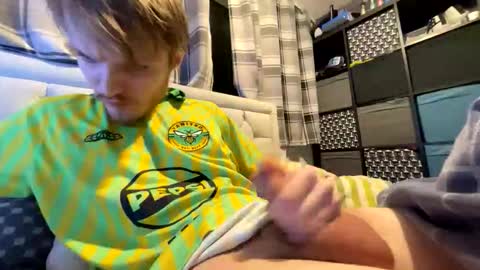 Penguin online show from 02/08/26, 01:09