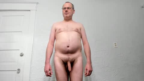 Snapshot of penis_dance chatting on 12/31/24, 01:47 Vincent Howard online show from 12/31/24, 01:47