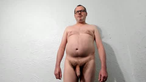 Snapshot of penis_dance chatting on 05/12/26, 12:41 Vincent Howard online show from 05/12/26, 12:41