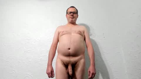 Snapshot of penis_dance chatting on 05/29/26, 12:19 Vincent Howard online show from 05/29/26, 12:19