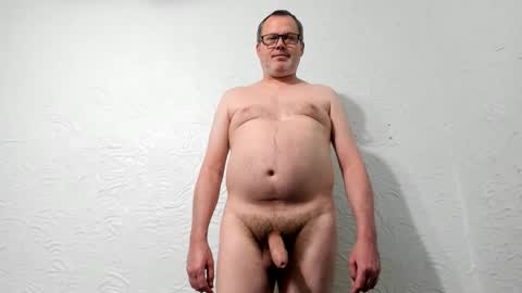 Snapshot of penis_dance chatting on 05/30/26, 12:08 Vincent Howard online show from 05/30/26, 12:08