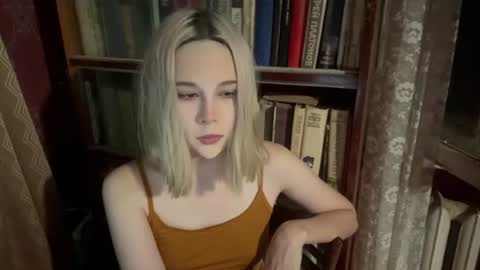 Snapshot of pennilinka chatting on 07/18/26, 08:01 Alya online show from 07/18/26, 08:01