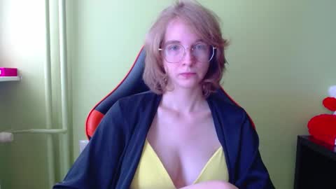 Snapshot of penny_lust chatting on 05/19/26, 09:15 Penny online show from 05/19/26, 09:15