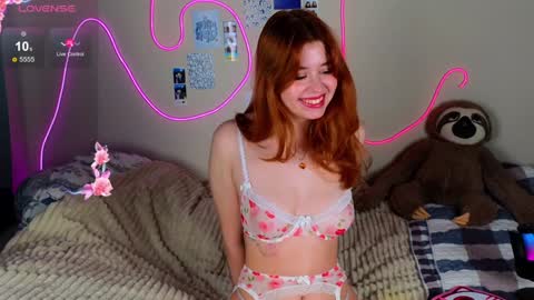 Snapshot of penny_staar chatting on 02/07/25, 08:22 Penny staar online show from 02/07/25, 08:22