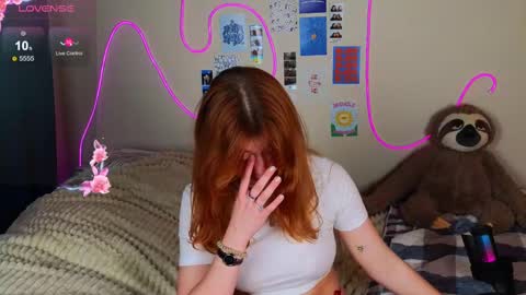 Snapshot of penny_staar chatting on 02/25/25, 06:20 Penny staar online show from 02/25/25, 06:20