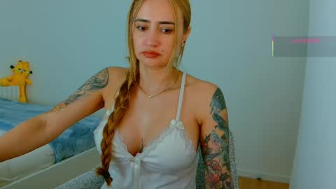 Hi Im Penelope  better vibrations  1111 online show from 06/02/26, 09:55
