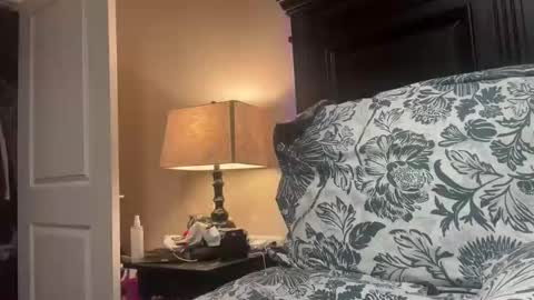 penutbutter691 online show from 11/15/25, 01:18