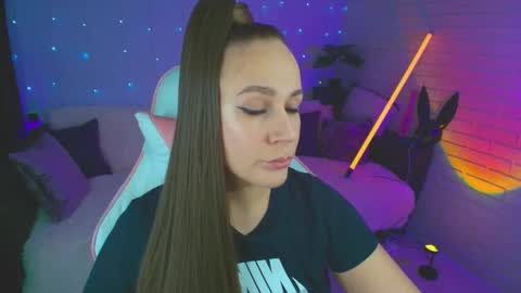 Dia  online show from 10/05/25, 07:34