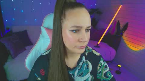 Dia  online show from 10/13/25, 08:53