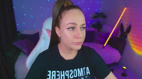 Dia  online show from 10/24/25, 09:00