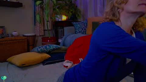 Peppermint and Dusty  online show from 12/27/24, 04:04