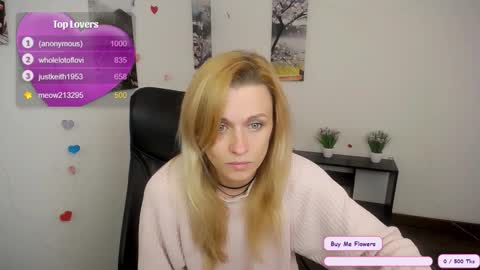 Mia online show from 10/12/25, 07:07