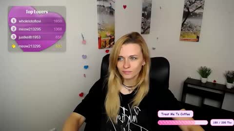 Mia online show from 10/21/25, 06:03