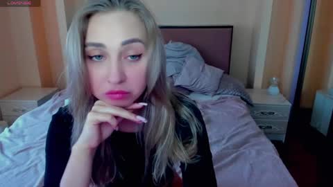 Julia online show from 04/30/26, 07:36