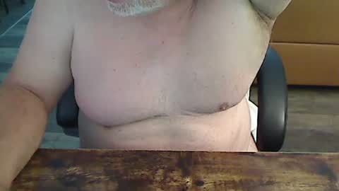 Snapshot of perfecto1957 chatting on 09/22/25, 04:20 perfecto1957 online show from 09/22/25, 04:20