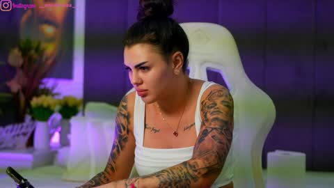 Dee online show from 11/25/25, 06:52