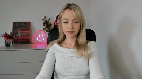 Snapshot of perfectxcindy chatting on 12/06/24, 10:16 Cindy online show from 12/06/24, 10:16