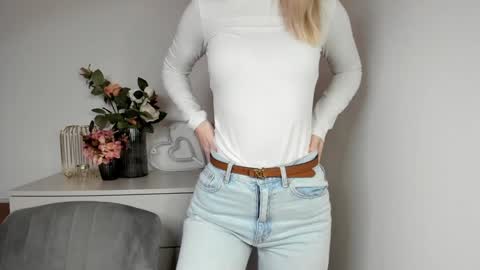 Snapshot of perfectxcindy chatting on 12/29/24, 10:34 Cindy online show from 12/29/24, 10:34