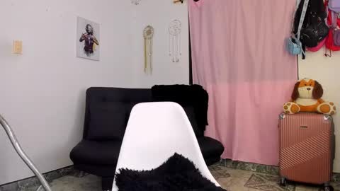 Dulce maria online show from 02/13/25, 10:33