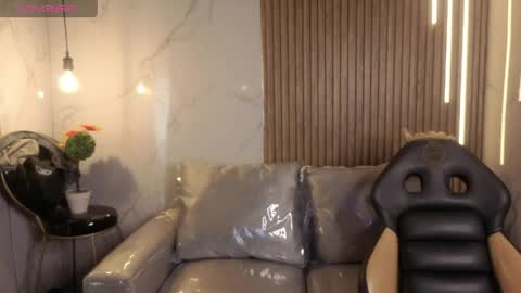 perla_lovely online show from 05/05/26, 12:24