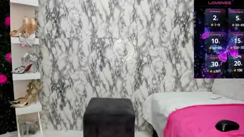 Snapshot of perla_thompson1 chatting on 02/08/25, 09:15 Perla Thompson online show from 02/08/25, 09:15