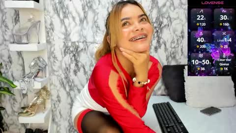Snapshot of perla_thompson1 chatting on 02/26/25, 11:37 Perla Thompson online show from 02/26/25, 11:37
