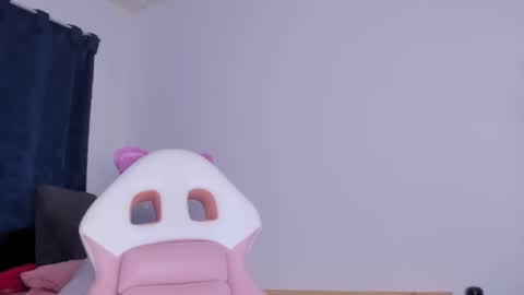 Perla online show from 12/27/24, 02:25