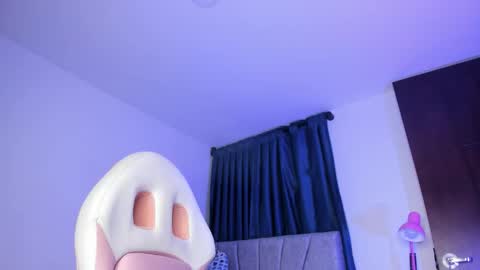 Perla online show from 11/20/25, 11:04