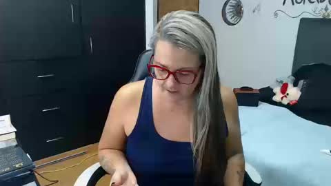 goloza online show from 10/16/25, 02:23