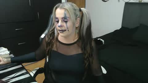 goloza online show from 10/31/25, 03:40