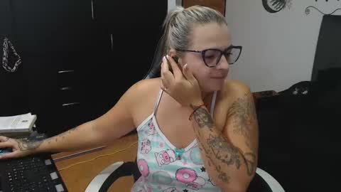 goloza online show from 11/11/25, 02:55