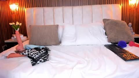 PerlaPreciosa online show from 04/09/26, 06:19