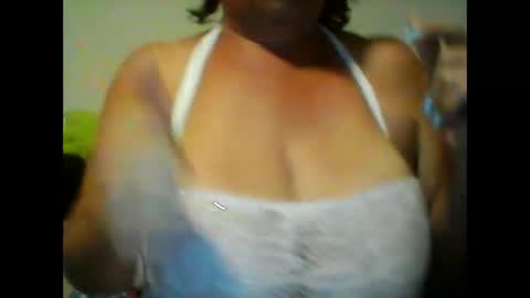 Snapshot of perlita070822 chatting on 12/18/24, 03:15 perlita070822 online show from 12/18/24, 03:15