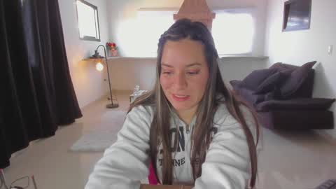 Marie online show from 02/04/25, 01:48