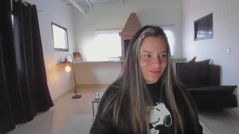 Marie online show from 02/05/25, 01:00