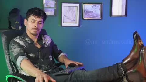 andres    online show from 11/14/25, 01:54